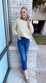 Womens Fall and Winter Fashion Sweater 2022 Crewneck Pom Pom Long Sleeve Chunky Knit Pullover Sweater Oversized Batwing Sleeve Loose Jumper Tops (Apricot, Large)