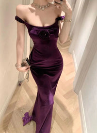 Floor-length velvet dress sleeveless
