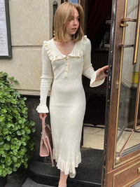 Flowing high-waisted maxi dress