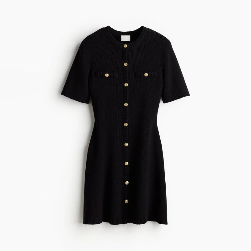 Knitted mini dress outfit idea