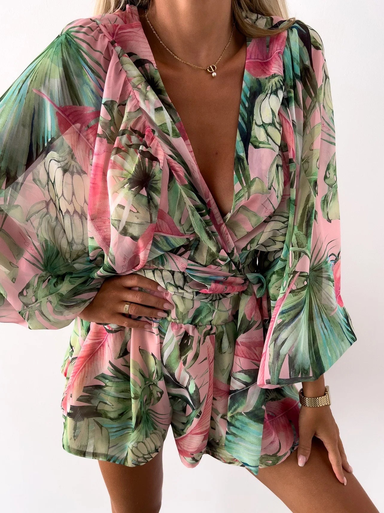 Summer deep V-neck beach style shorts suit