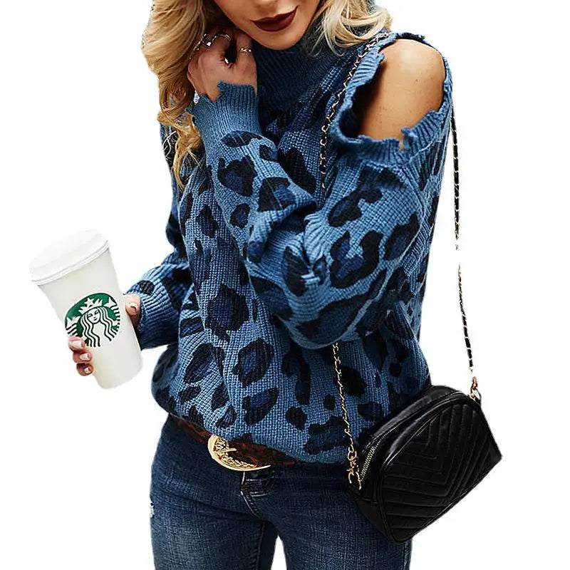 Trendy pullover with bold leopard pattern
